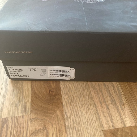 Womens Vincent Camuto Black Boots - - Picture 5 of 7